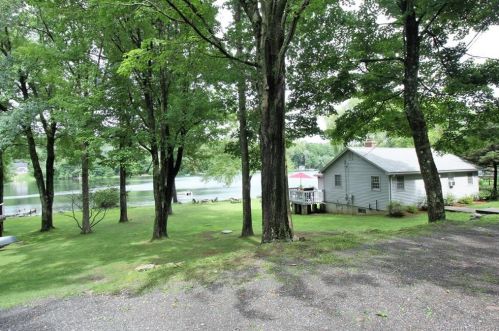 13 Coleman Ln, East Hampton, CT 06447-1334