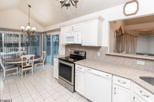 92 Canada Goose Dr, Hackettstown NJ  07840-3135 exterior