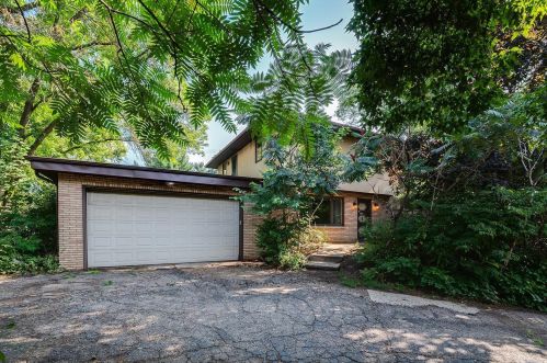 415 County Road B, Saint Paul, MN 55117-1860