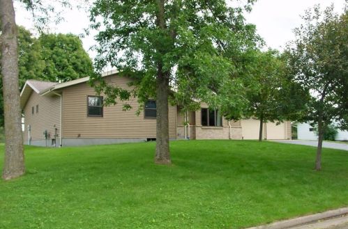 1311 Fairway Dr, Ladysmith, WI 54848-1403