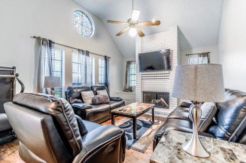 1500 Finley St, Cedar Hill TX 75104-4201 exterior