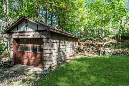 188 Bellvale Lakes Rd, Warwick NY  10990-3454 exterior