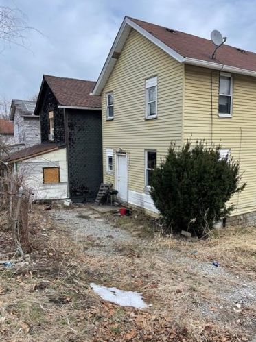 1824 Butler St, Mckeesport PA  15132-4558 exterior