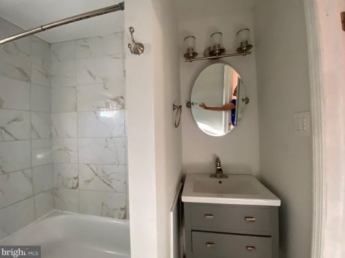 241 Capital Dr, West Deptford NJ  08051-1247 exterior