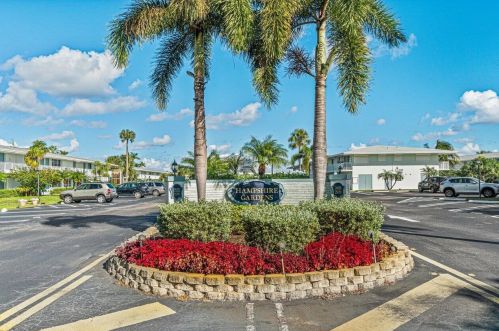 2420 Federal Hwy, Boynton Beach FL  33435-7729 exterior