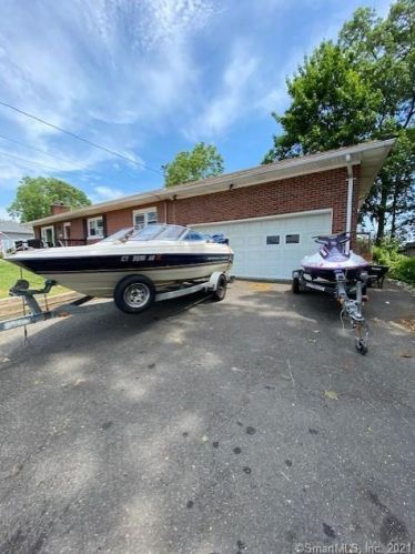 21 Wentworth St, Milford CT  06461-2352 exterior