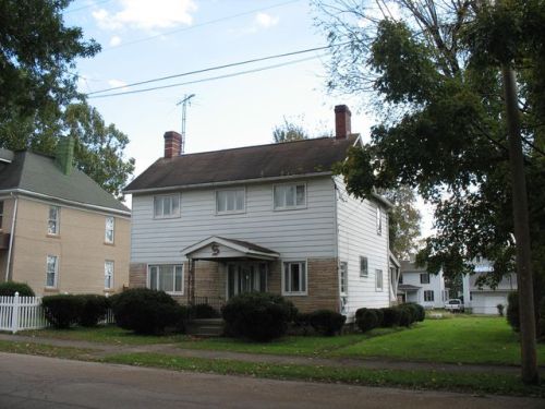 211 Cedar Ave, South Connellsville, PA 15425-4439