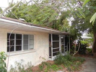 2612 35th Ave, Bradenton, FL 34205-3523