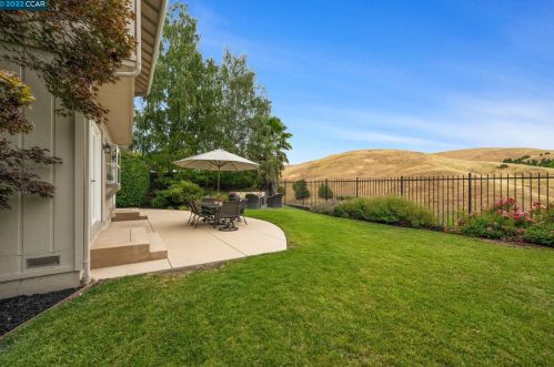 1194 Canyon Side Ave, San Ramon CA 94582-4556 exterior