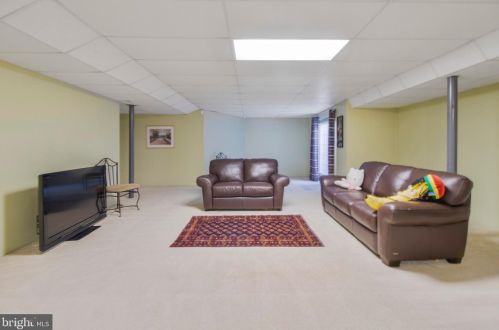 5312 Kernstown Ct, Haymarket VA  20169-4504 exterior
