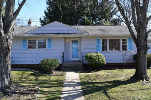 14 Packard Rd, East Brunswick, NJ 08816-4120
