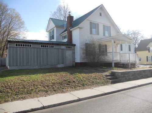 34 Grove St, Unity, NH 03743-2421