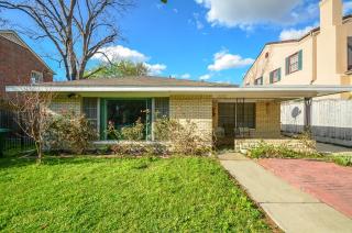 2250 Southgate Blvd, Houston, TX 77030-1121