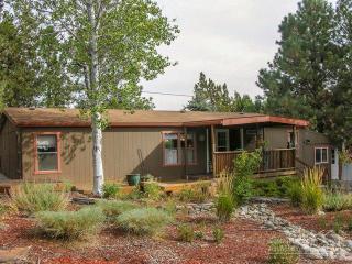 19930 Elm Ln, Bend, OR 97701-9047