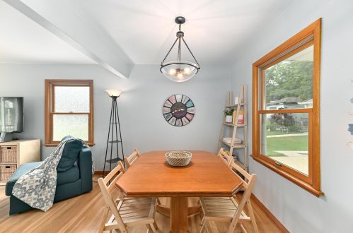 181 Glenview Ave, Milwaukee WI 53213-3323 exterior