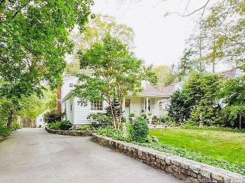 47 New St, Ridgefield, CT 06877-3802