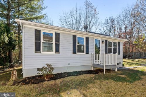 629 York Ln, Leesburg, VA 20175-4017