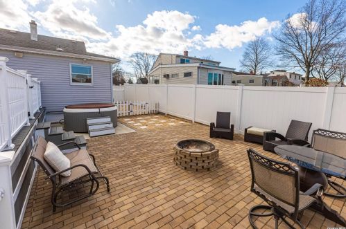 143 Sherbrooke Rd, North Lindenhurst NY  11757-1646 exterior