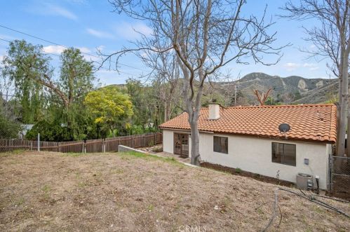 30807 Arlington St, Santa Clarita CA  91384-2453 exterior