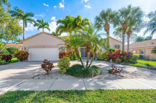 9072 Padova Dr, Boynton Beach, FL 33472-7352