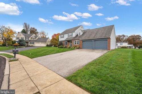 1923 Wayne Dr, Norristown, PA 19403-2723