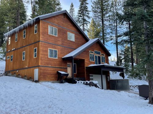10644 Snowshoe Cir, Truckee, CA 96161-2007