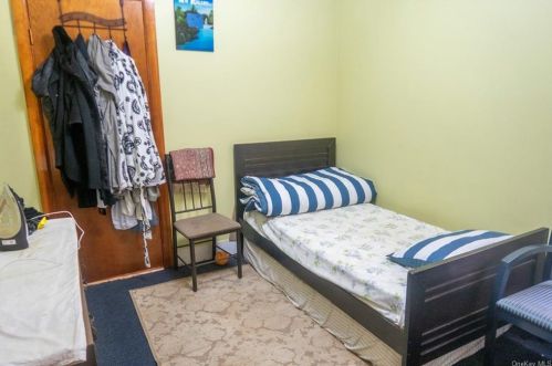 1847 Barnes Ave, Bronx NY  10462-3607 exterior