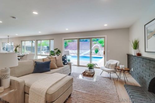 6319 Lake Athabaska Pl, San Diego CA  92119-3526 exterior