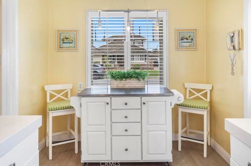 5436 Rosebay St, Long Beach CA  90808-3527 exterior