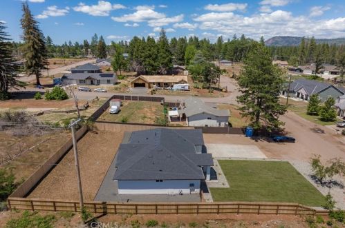 6081 Maxwood Dr, Paradise CA  95969-4348 exterior