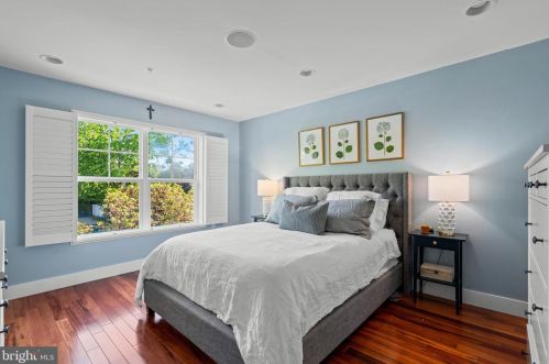1512 F St, Washington, DC 20002-4529
