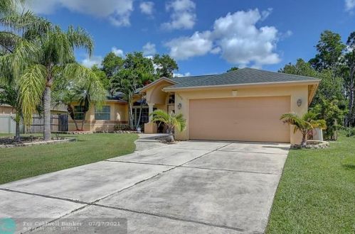 5498 Clark Ave, Fort Pierce, FL 34983-2307
