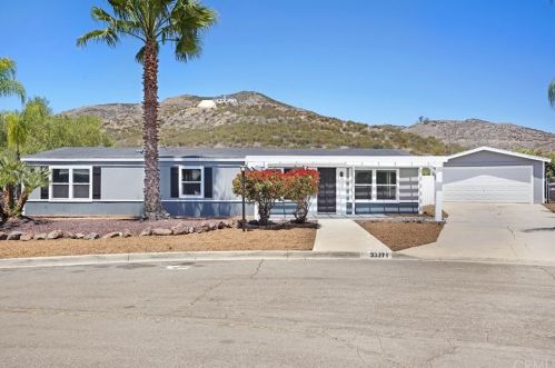 33371 Barley Ln, Wildomar, CA 92595-9405