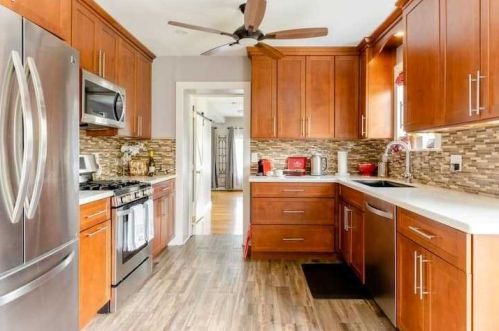 72 Maple Ave, Fishkill NY  12524-2213 exterior