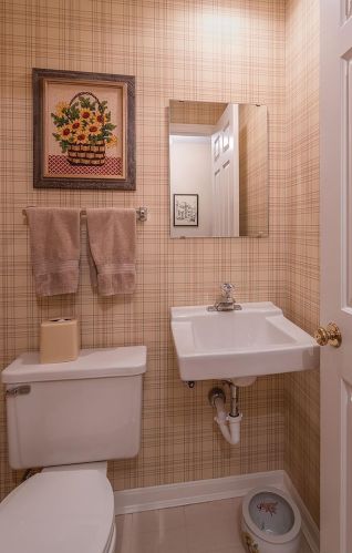 9120 Dominion Cir, Cincinnati OH 45249-8404 exterior