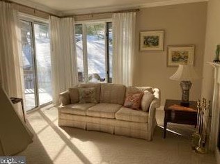 44 Horseshoe Ln, Newtown Square, PA 19073-2923