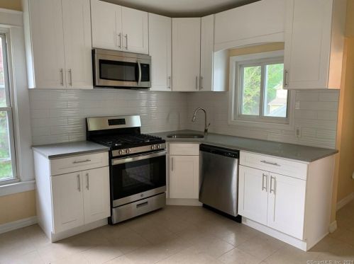 31 Spring Garden Ave, Norwich CT  06360-6215 exterior