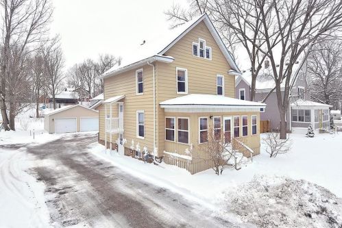 819 Division St, Faribault, MN 55021-6316