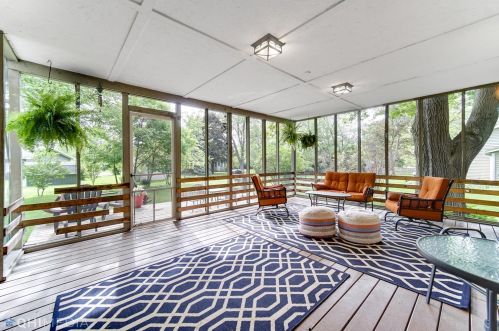 4102 Bloomingdale Ave, Valpo IN  46383-1914 exterior