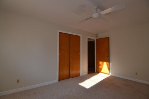 46 Peach Hl Ave, North Providence RI  02911-1924 exterior