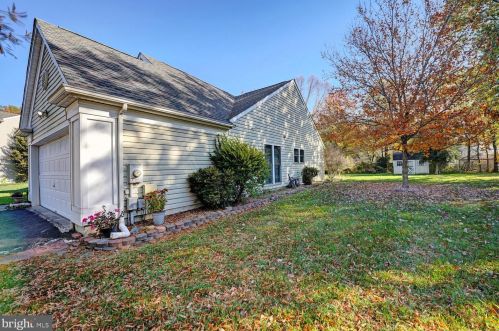 102 Falmouth Way, Dover DE  19904-5390 exterior