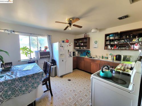 2103 Knox Ave, West Pittsburg CA  94565-4736 exterior