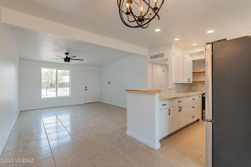 6520 Calle Herculo, Tucson AZ  85710-5620 exterior