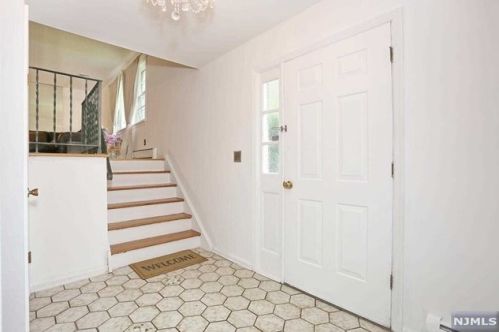 105 Randolph Ave, Dumont NJ  07628-1919 exterior