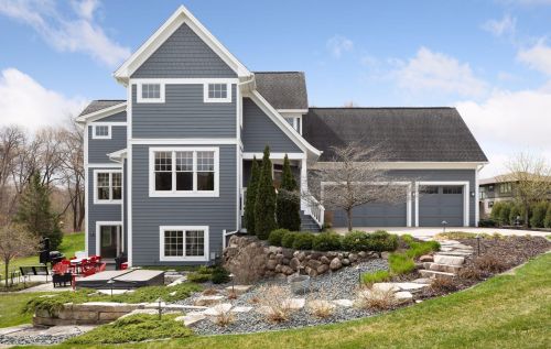 6 Creekside Ln, Saint Paul, MN 55126-3703