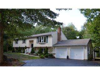 31 Sunwoods Cir, New Haven, CT 06518-1745
