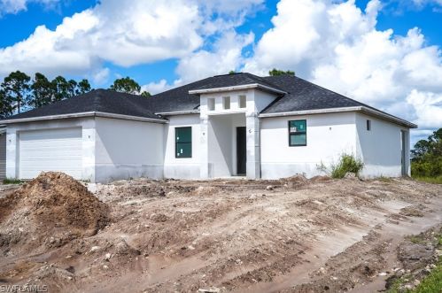 2908 9th St, Lehigh Acres, FL