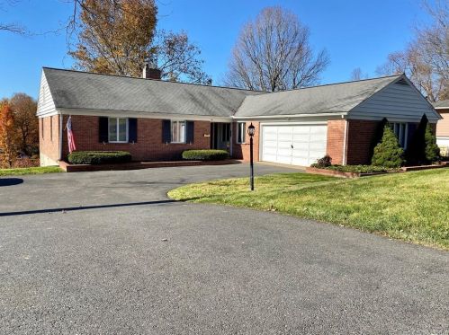 59 Dwight St, Waterbury, CT 06710-1006
