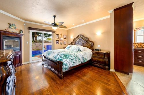 832 Stevely Ave, Long Beach CA 90808-4438 exterior