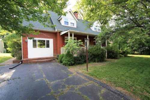 27 Smith Dr, Bedford, KY 40006-1005